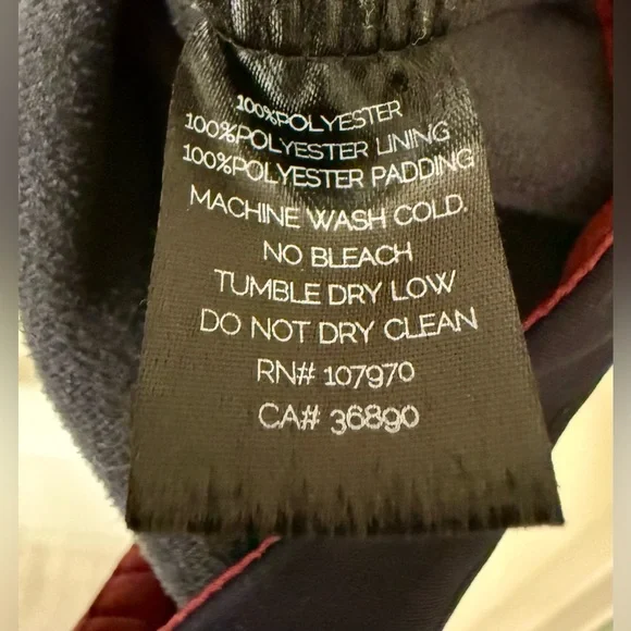 Kerrits 'Acclimate' Quilted Riding Vest Burgundy and Black Size Large - Picture 7 of 7